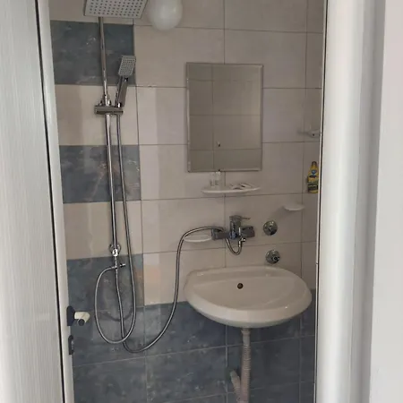 Topchievi Isles Gæstehus *